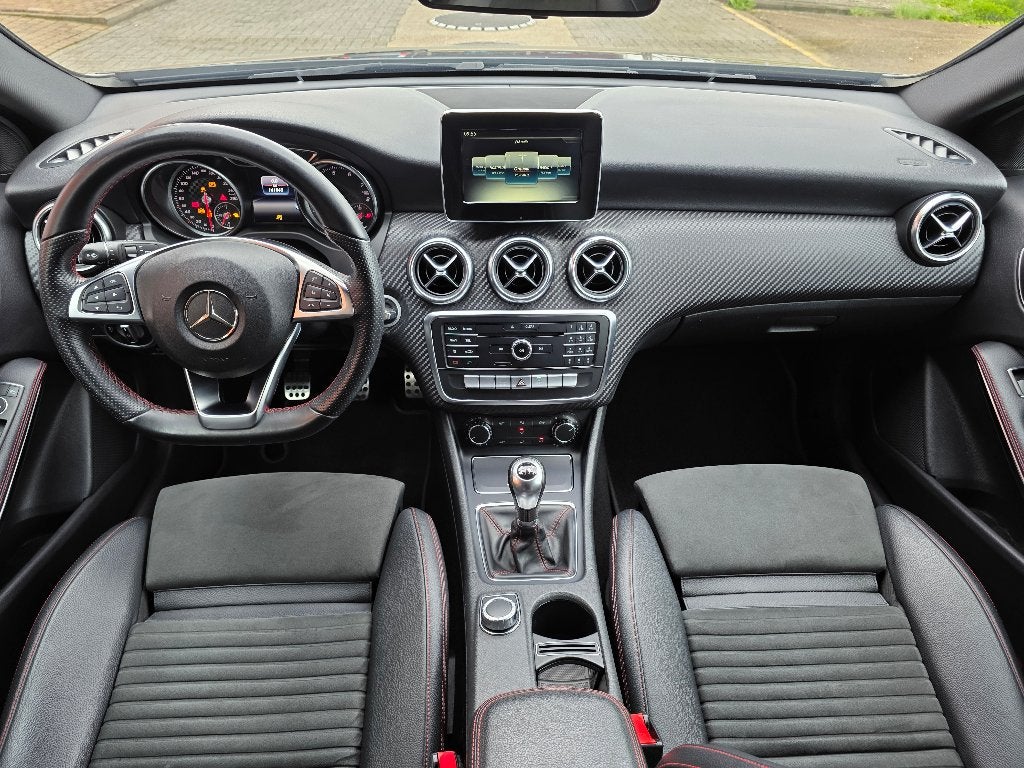 Mercedes-Benz A-Klasse - AMG-Line - 10/2016, Auto's, Voorwielaandrijving, 75 kW, 4 cilinders, Zwart