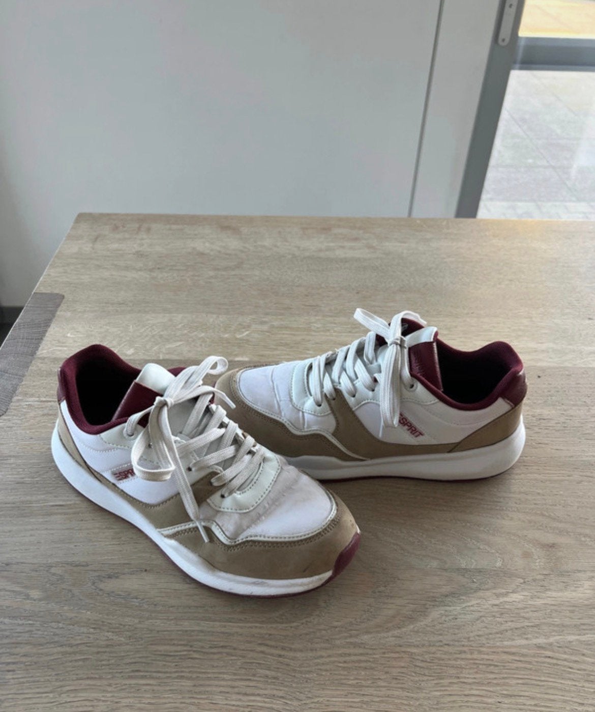 Esprit sneakers maat 39, Kleding | Dames, Schoenen, Ophalen, Gedragen, Sneakers