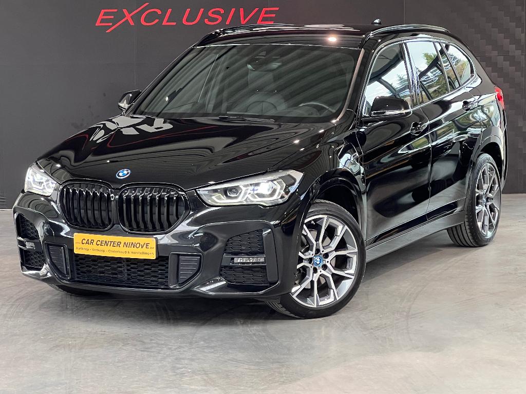 BMW X1 PHEV 1.5iA xDrive 25e OPF * M-Pack * Camera + PDC, Auto's, Lane Keeping Assist, Leder, 5 zetels, Hybride Elektrisch/Benzine