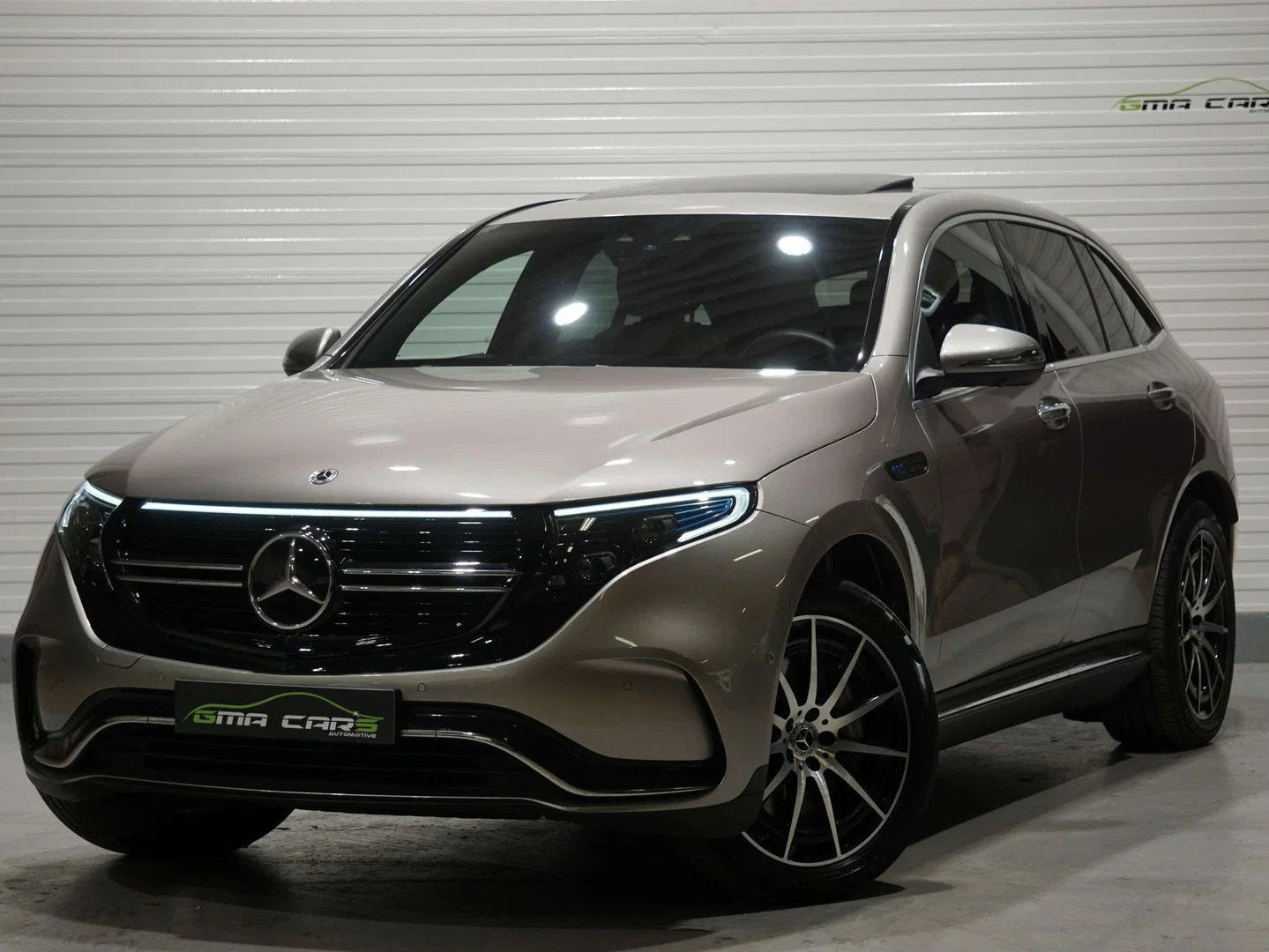 Mercedes-Benz EQC 400 EQC 80 kWh 400 4-Matic AMG Line Aut.-N, Auto's, Mercedes-Benz, Automaat, Gebruikt, Adaptive Cruise Control