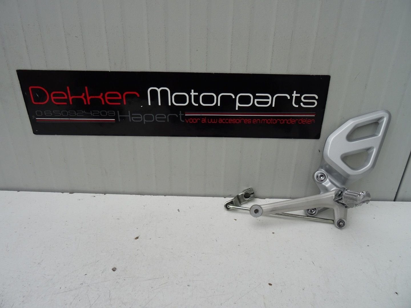Linker Schetsplaat / Voetsteun links Yamaha MT125 / MT-125, -, Utilisé, -, -