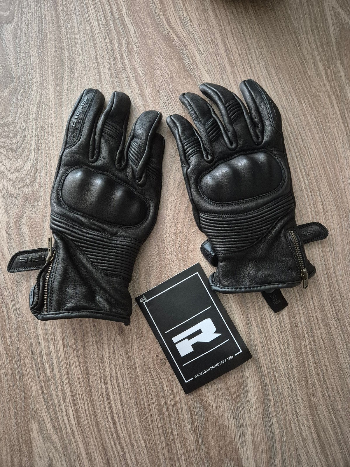 Nieuwe motorhandschoenen maat 6/10, Ophalen