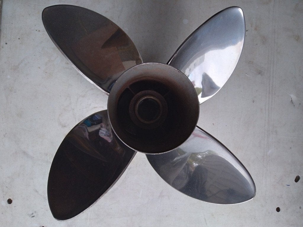 Mercury Bravo 1, 4 blade propeller. 22  pitch.RH, Enlèvement ou Envoi, Comme neuf, Moteur et Technique, Bateau à moteur