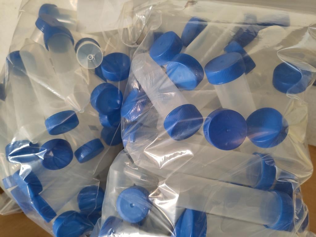 295 tubes à centrifuger bouchons bleus, 45 ml — tubes labo, Enlèvement ou Envoi, Neuf, Autres types