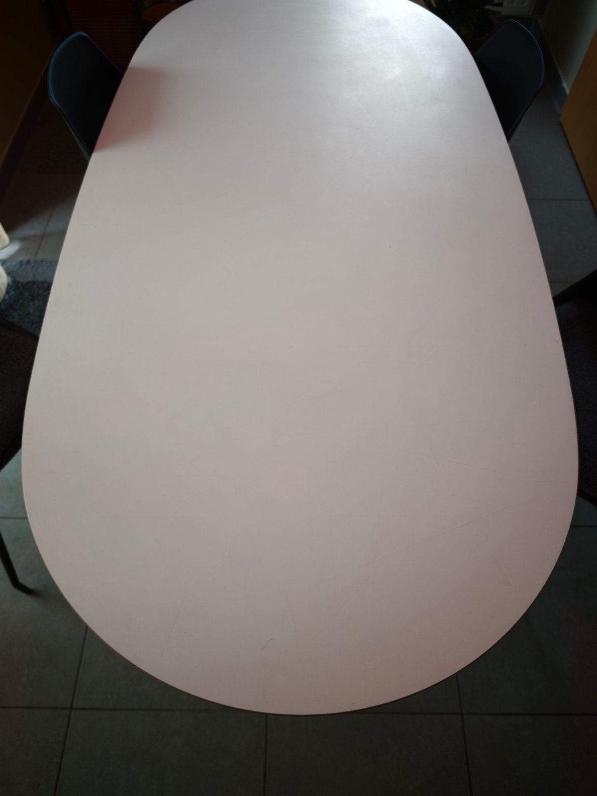 a donner table et chaises, Enlèvement