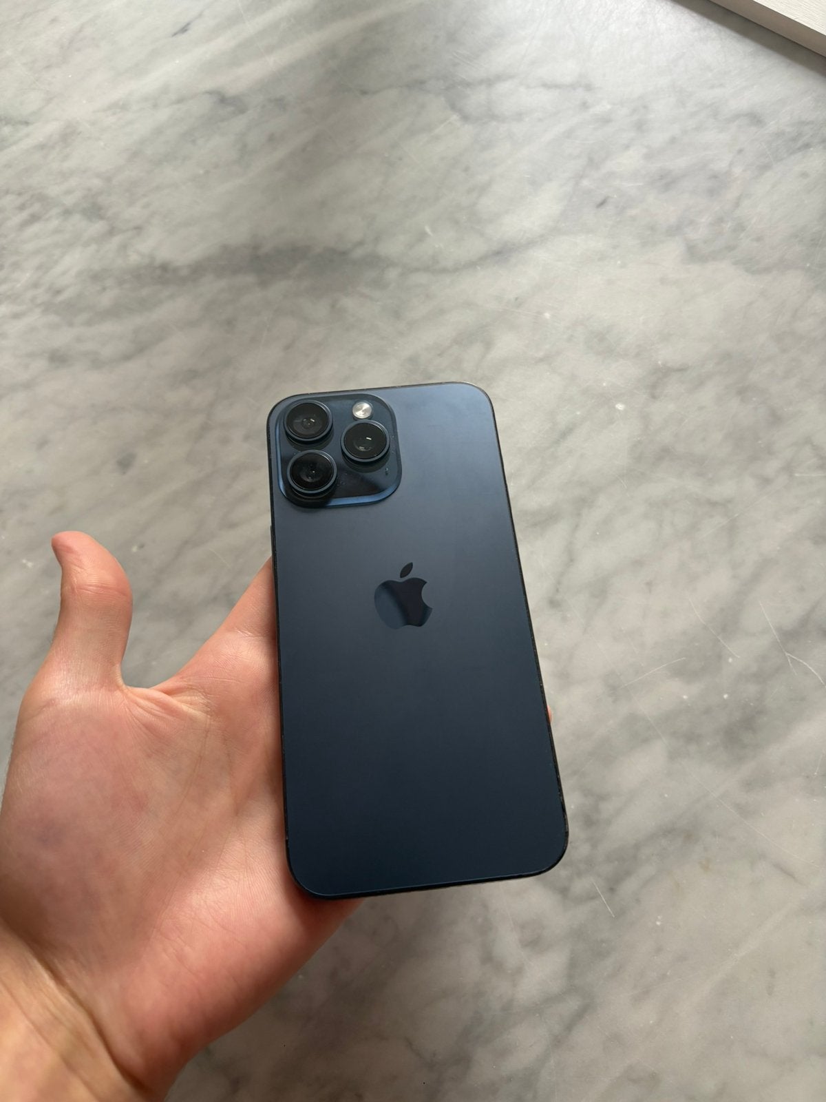 iPhone 15 PRO MAX 256GB Blue Titanium, Télécoms, Téléphonie mobile | Apple iPhone, Enlèvement ou Envoi, Comme neuf, IPhone 15