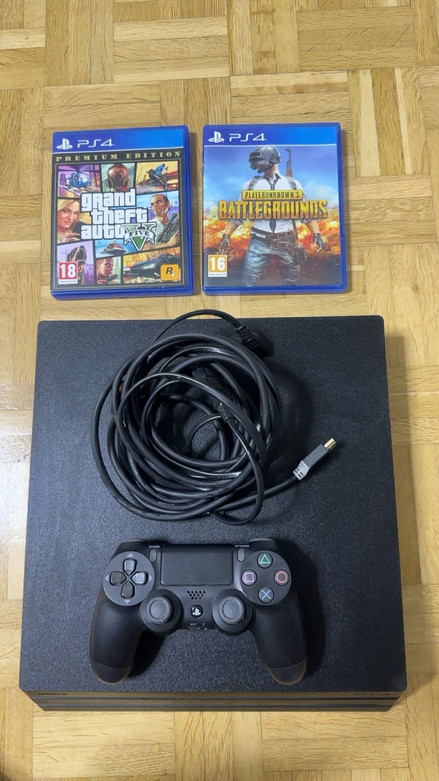 Sony PlayStation 4 + 2 spelletjes, Games en Spelcomputers, Spelcomputers | Sony PlayStation 4, Ophalen, Zo goed als nieuw