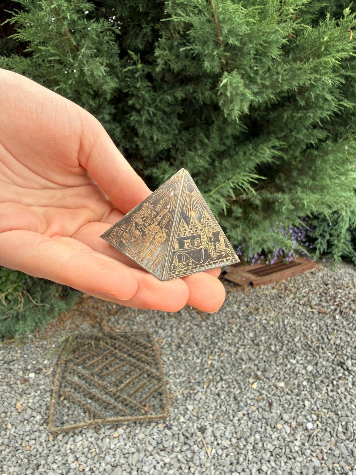 Lot de 3 mini pyramides décoratives style Égypte, Antiquités & Art, Antiquités | Accessoires de maison, Envoi