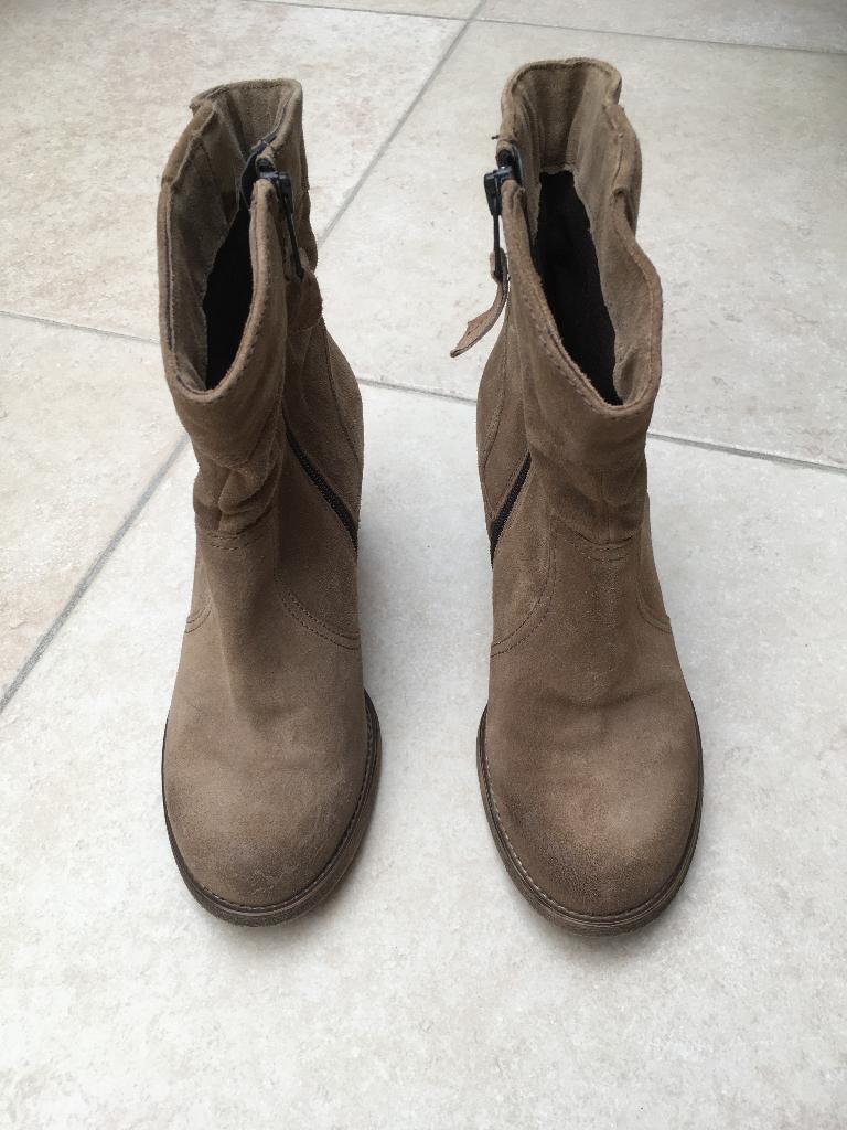 Damesschoenen. Merk: MJUS. Maat: 38. Kleur: beige., Beige, Lage of Enkellaarzen, Ophalen of Verzenden, Mjus
