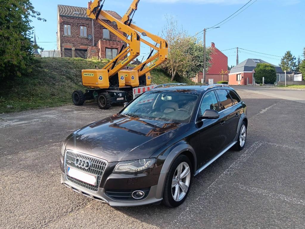 Audi A4 2.0 TDI 135 Ch 2011 Euro 5b GPS allroad 4x4 quattro, Autos, Cuir, 135 kW, Noir, 5 portes