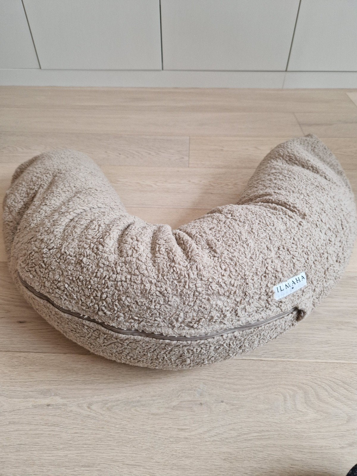Ilmaha borstvoedingskussen in taupe, Overige merken, Wasbare/afneembare hoes, Voedingskussen, Ophalen of Verzenden