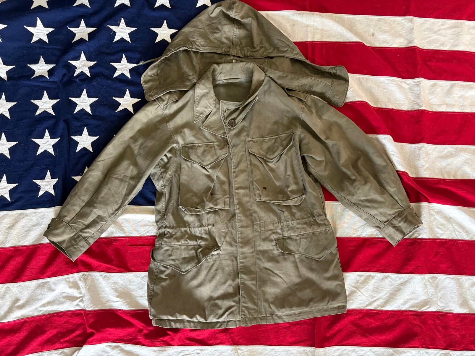 US WW2 M43 jacket 34R met cap L, Verzamelen, Ophalen of Verzenden