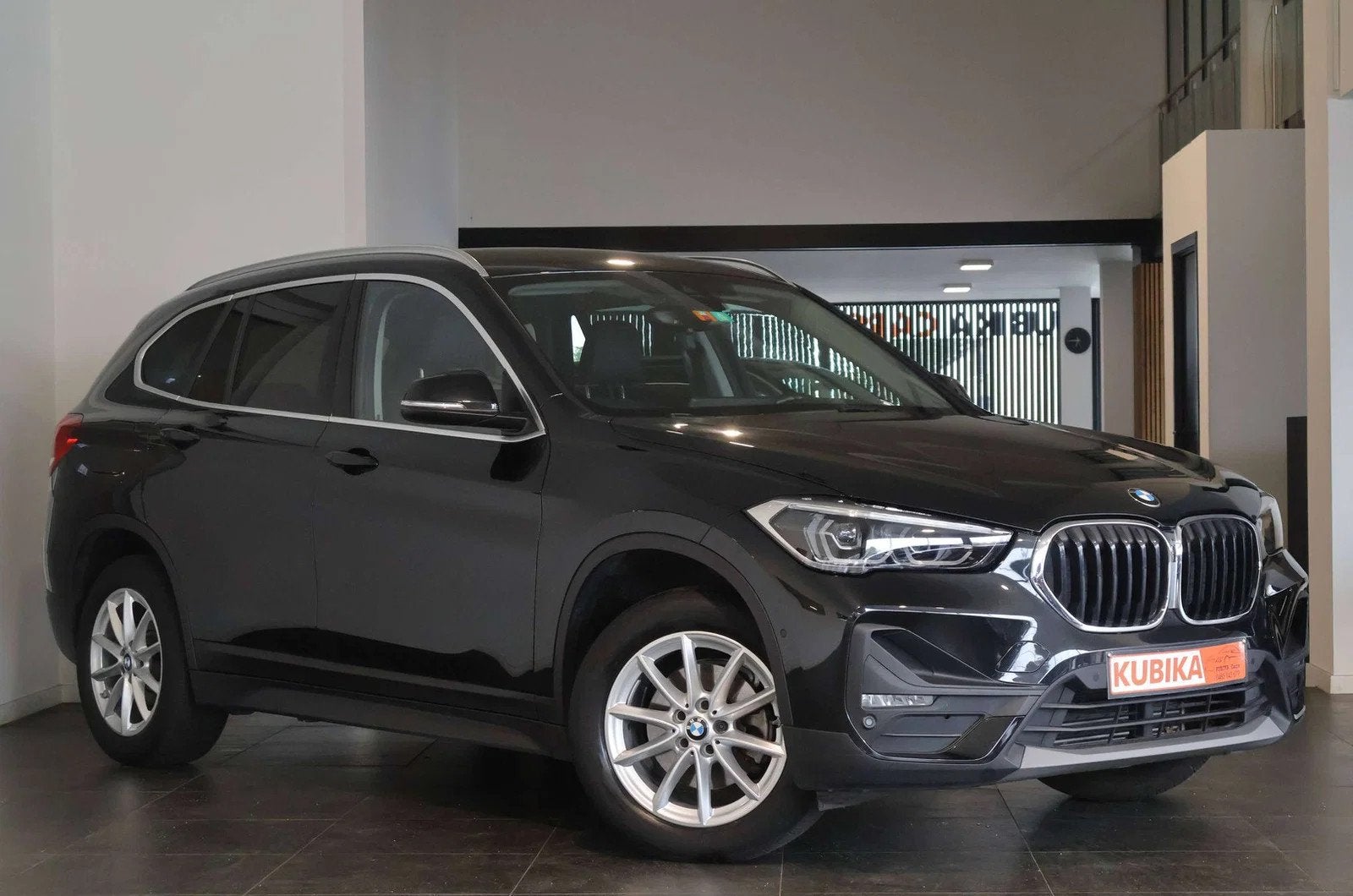 BMW X1 X1 1.5iA sDrive18 Leder LED Camera CruiseC Garantie*, Gebruikt, 136 pk, Leder, Bedrijf