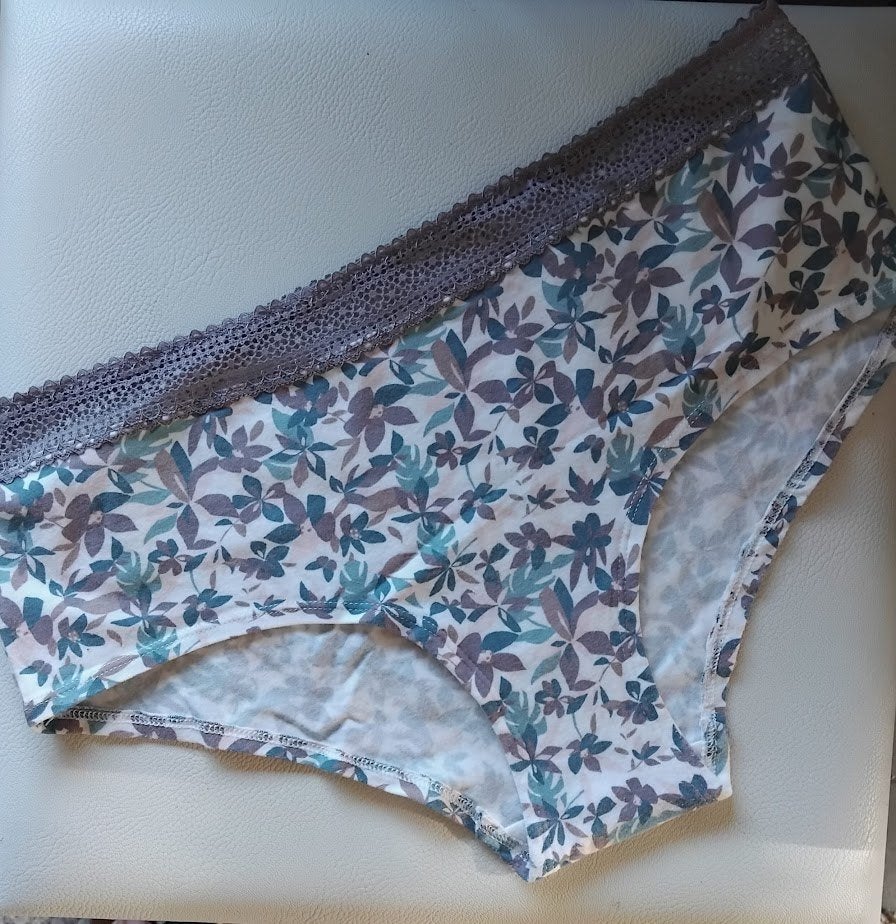 Damesslip met gebloemd motief,wit,turquoise,Tex,maat:XL., Kleding | Dames, Tex, Ophalen of Verzenden, Overige kleuren, Slip