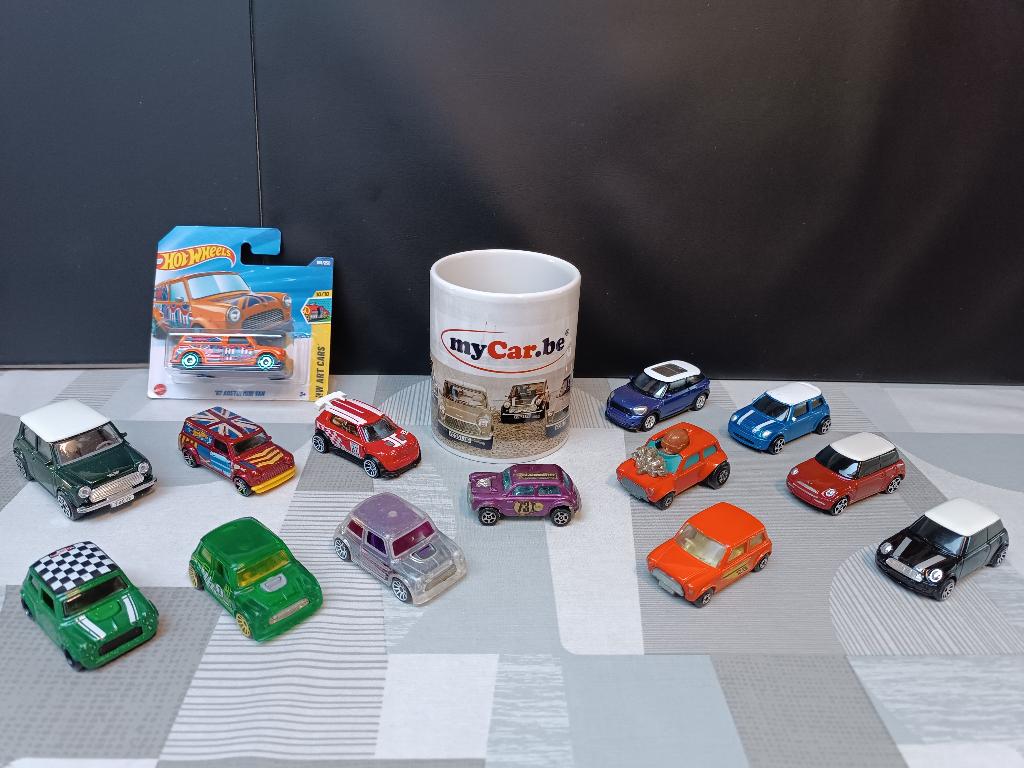 Mini Morris Cooper Austin - Matchbox Hot Wheels Burago, Verzamelen, Automerken, Motoren en Formule 1, Gebruikt, Auto's, Ophalen of Verzenden
