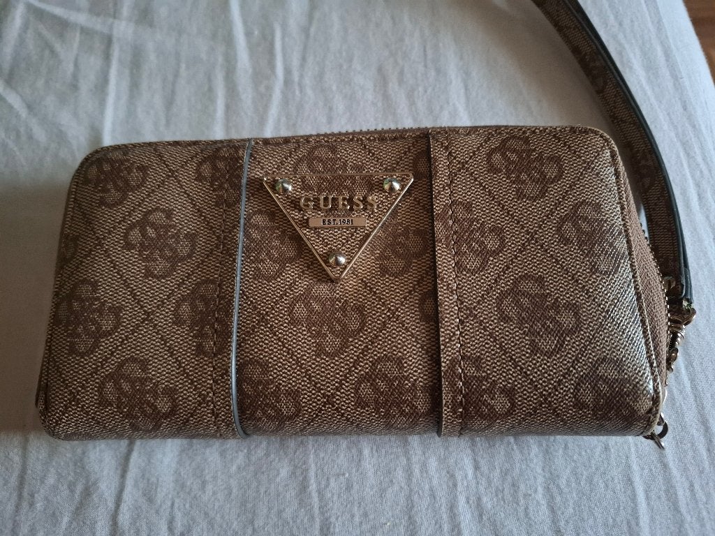 Guess portomonnee bruin, Handtassen en Accessoires, Ophalen, Bruin, Guess, Zo goed als nieuw