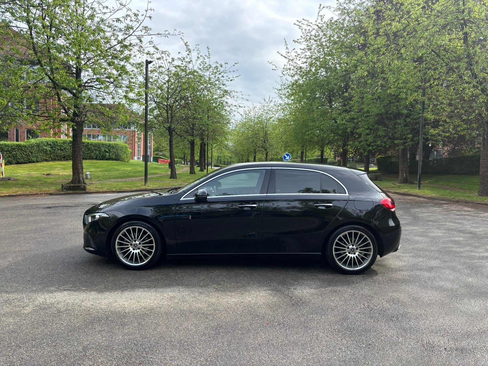 Mercedes-Benz A 200 AMG Line - Camera/Led/Navi/Burmester/Cp, Autos, Cuir, Achat, Euro 6, Noir