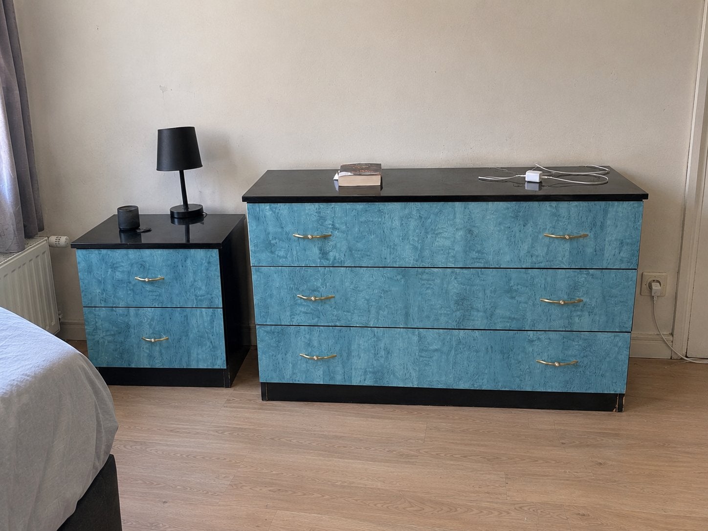 Commode 3 tiroirs + table de chevet assortie, Enlèvement, Comme neuf
