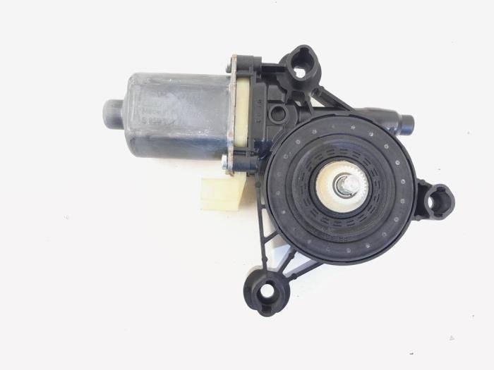 Moteur de vitre portière d'un Volkswagen Golf, Volkswagen, -, 3 mois de garantie, Utilisé
