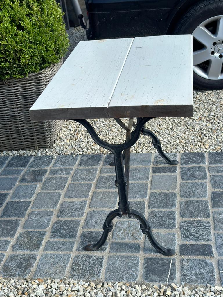 Tuin tafel met gietijzeren poten 2 stuk te koop, Enlèvement