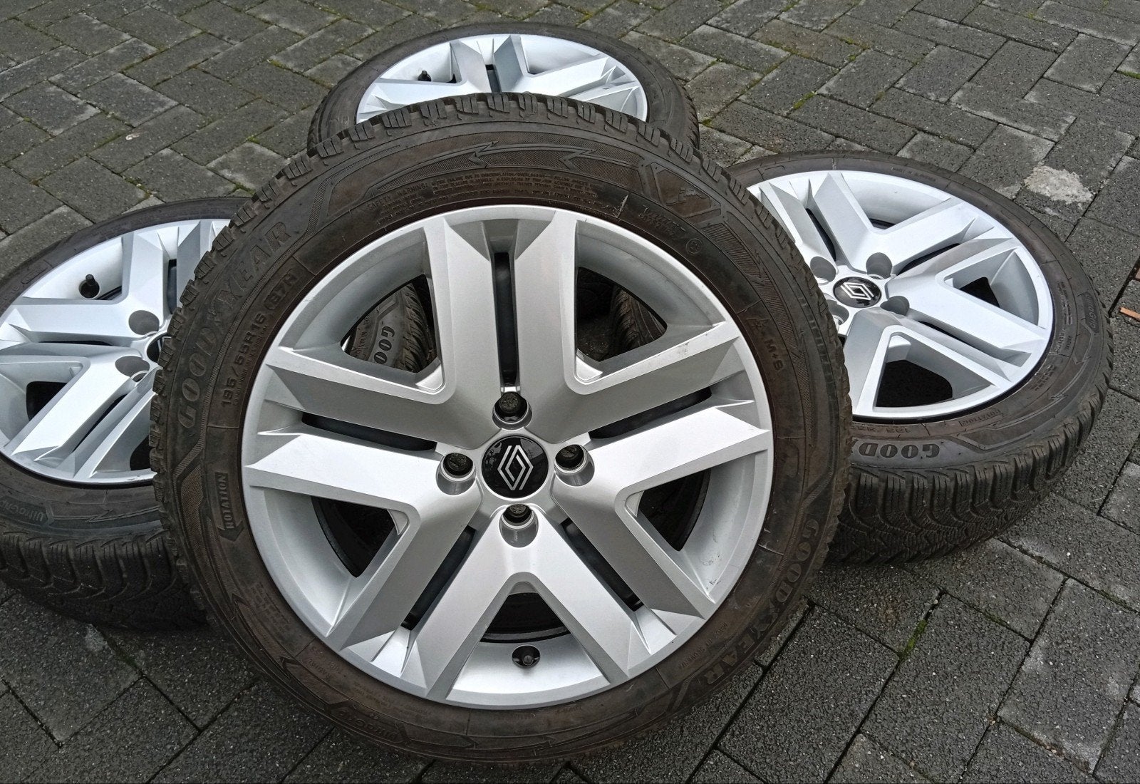 Winterbanden Renault Clio Dacia Sandero 16inch 4X100 7mm❄️, Auto-onderdelen, Ophalen, Gebruikt, Renault