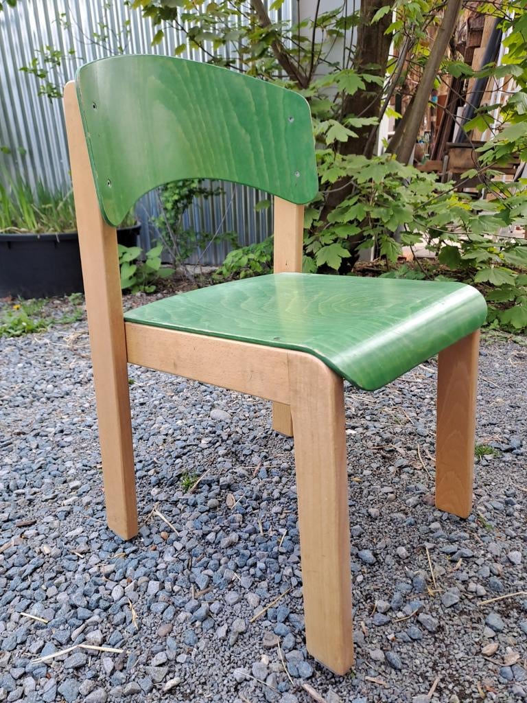 Houten kinderstoelen, Ophalen
