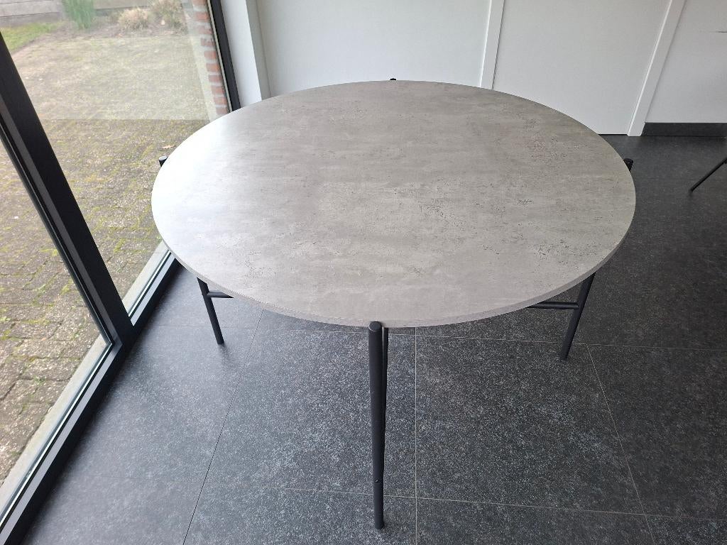 Ronde eettafel betonlook, Ophalen, Overige materialen, Rond, Zo goed als nieuw