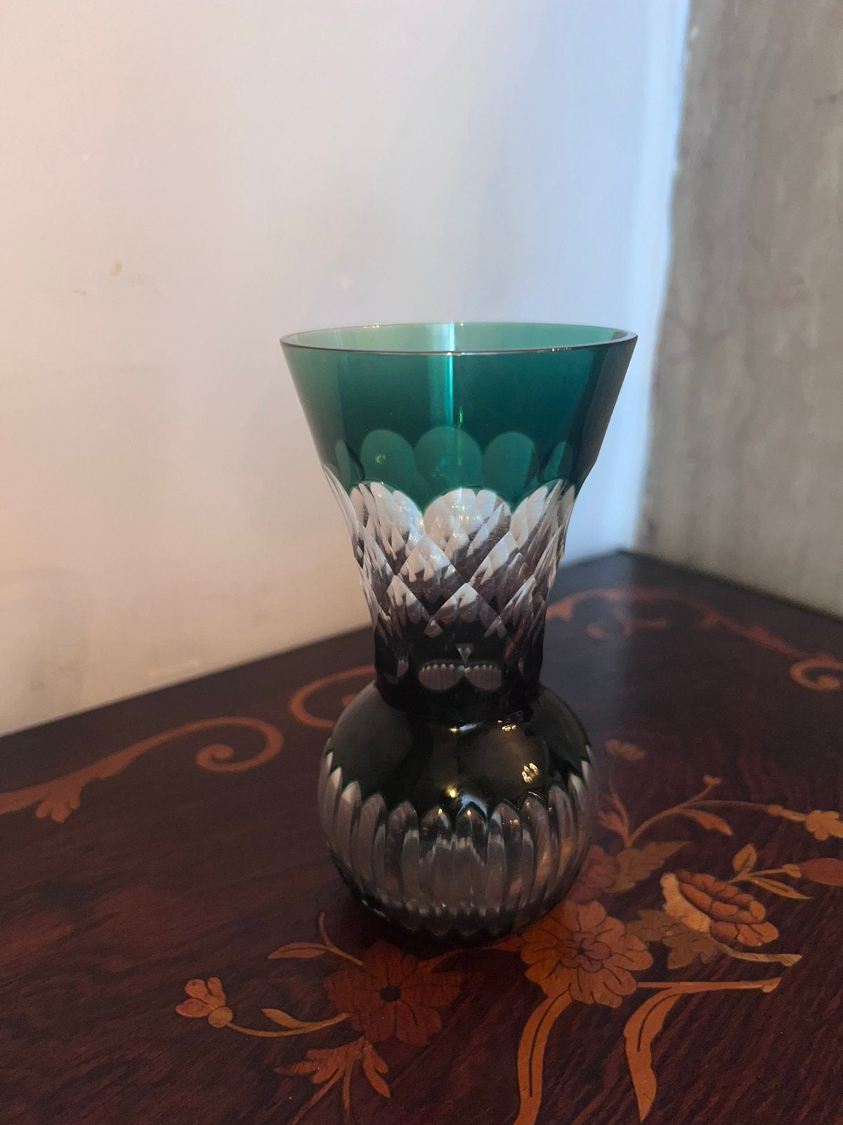 Vase Vintage en Cristal Doublé Vert Émeraude (18 cm), Enlèvement ou Envoi