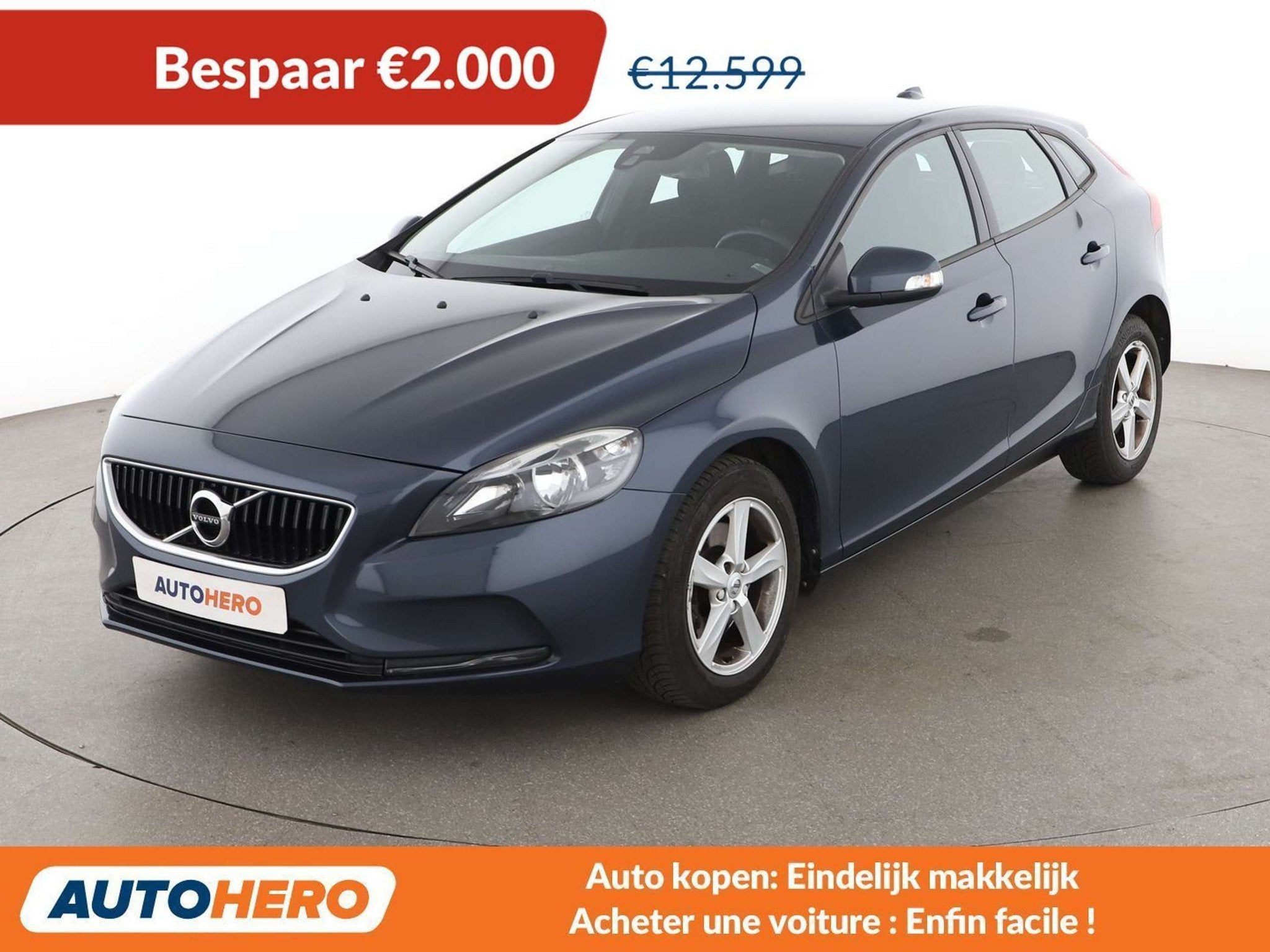 Volvo V40 2.0 T2 Kinetic (bj 2017), Auto's, Volvo, Gebruikt, Zwart, 1969 cc, Blauw