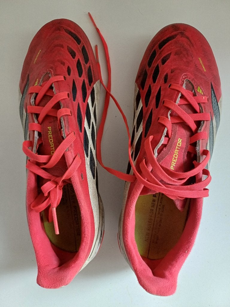 Voetbalschoenen kind Predator 35/36, Sport en Fitness, Voetbal, Ophalen, Zo goed als nieuw, Schoenen
