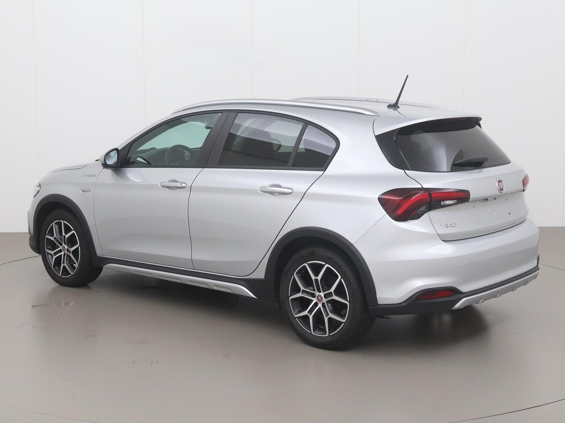 Fiat Tipo Cross firefly cross 101, Airconditioning, Bedrijf, Handgeschakeld, 5 deurs