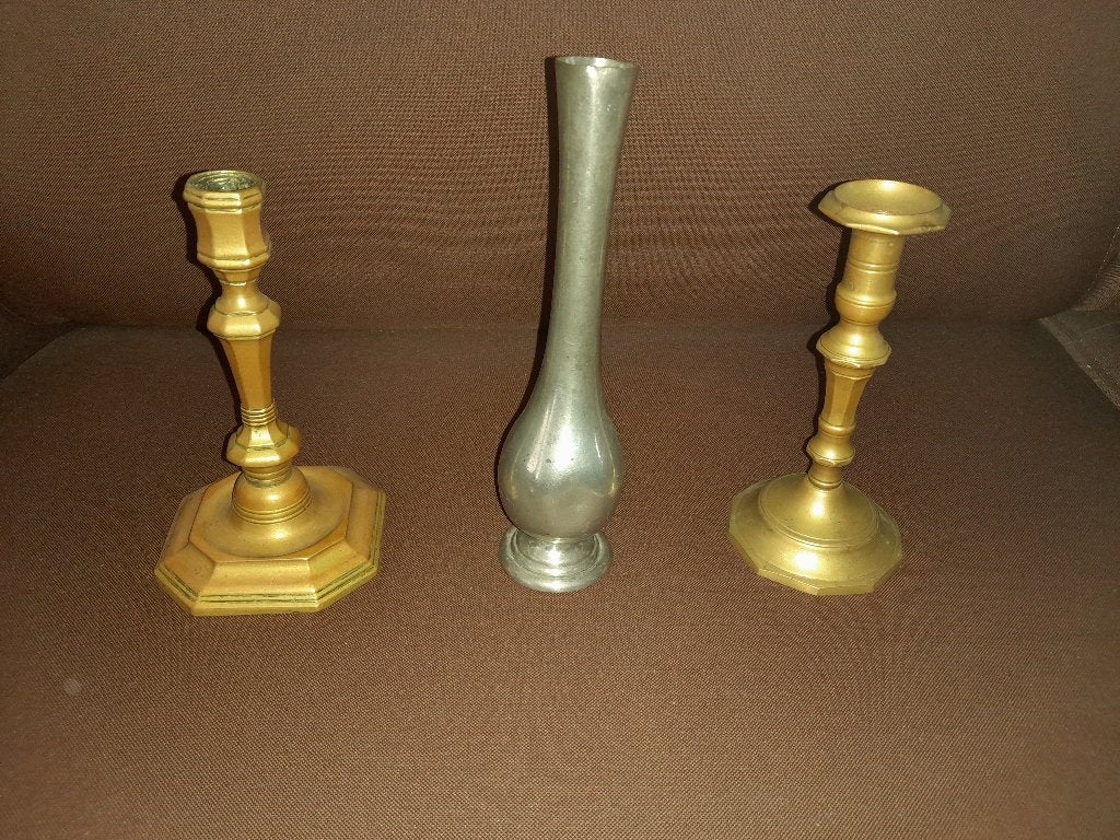 lot de 2 bougeoir chandelier + vase etain, Antiquités & Art, Envoi