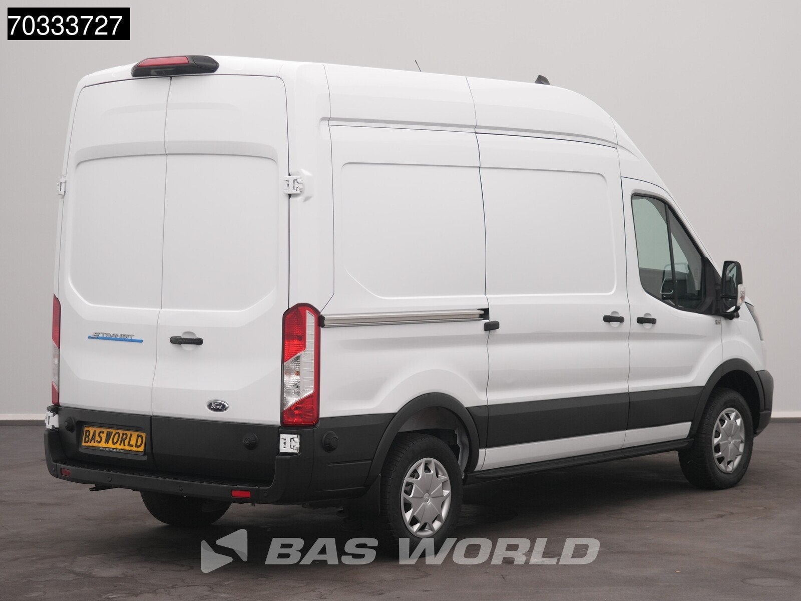 Ford e-Transit 184pk Elektrisch 68kWh 317km WLTP L2H3 Hoog D, Autos, Camionnettes & Utilitaires, 135 kW, Entreprise, 3 places