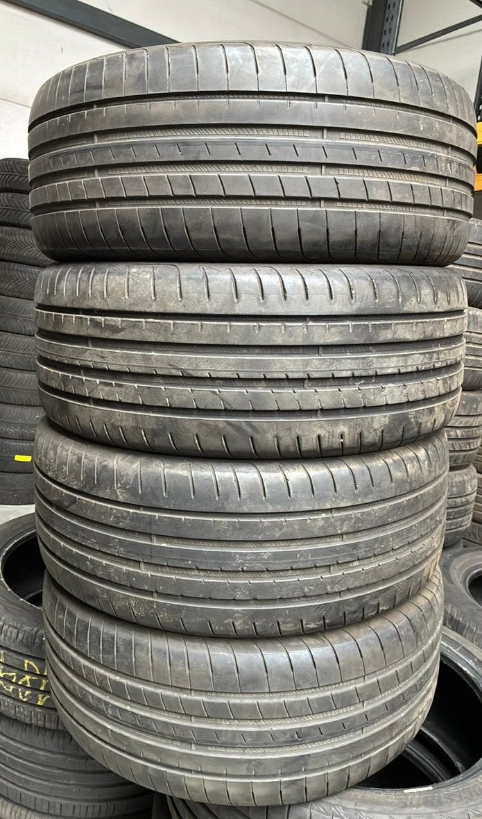 2454518 245/45/18 245/45R18 zomerbanden merk Goodyear, Ophalen