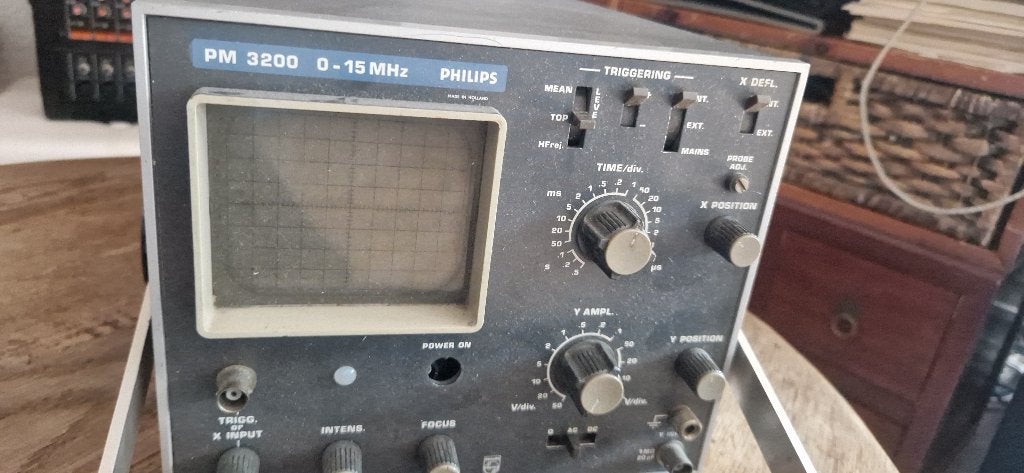 2 oscilloscopes + generateur de frequences, Collections, Appareils électroniques, Enlèvement, Ordinateurs et Machines à calculer