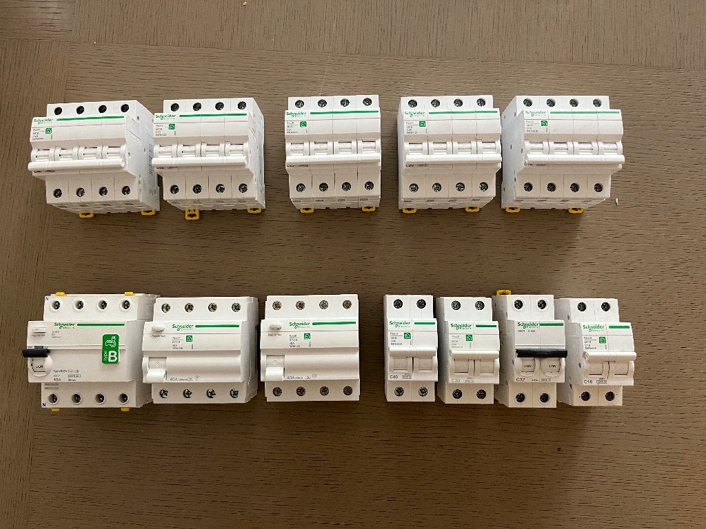 Automaat en differentieel, Bricolage & Construction, Électricité & Câbles, Neuf, Interrupteur, Interrupteur, Schneider Electric