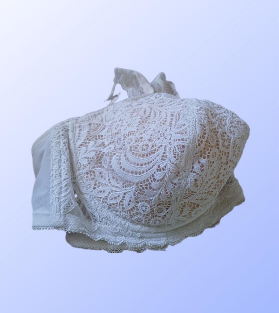 Witte BH Amourette van Triumph, Kleding | Dames, Ondergoed en Lingerie, Triumph, Ophalen of Verzenden, Wit, BH