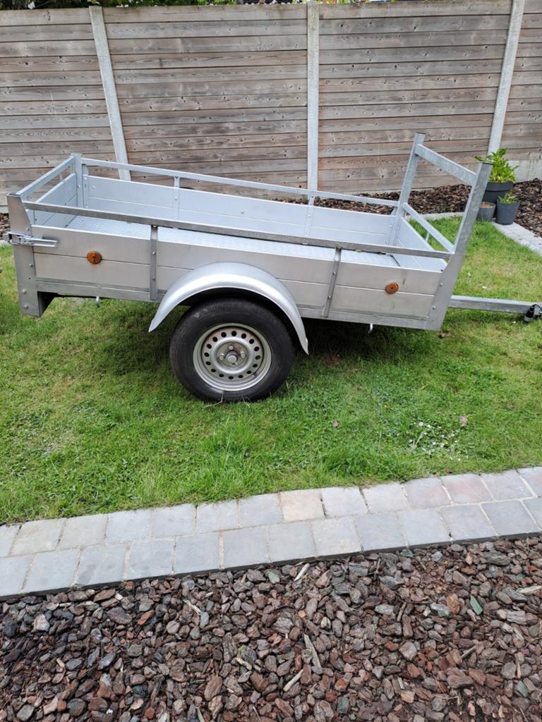 Aanhangwagen,  volledig in metaal, Ophalen
