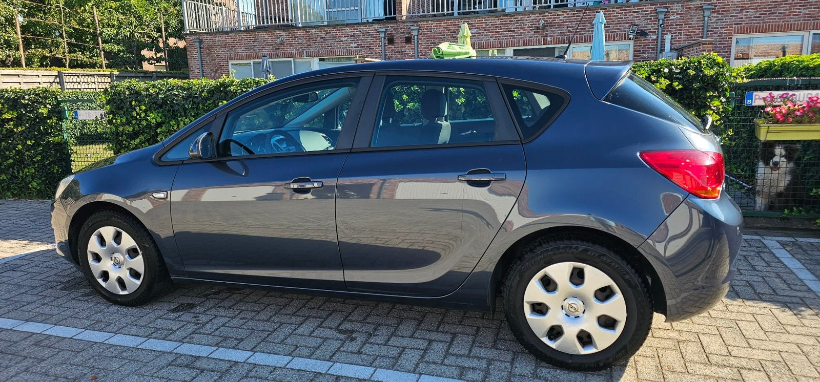 Opel Astra J 1.6 uit 2010 met nieuwe keuring, Auto's, Opel, Voorwielaandrijving, Euro 5, Stof, 4 cilinders