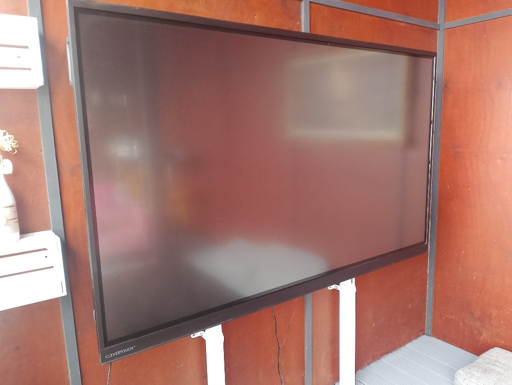 Clevertouch IMPACT Plus 86" Interactive LED Display, Enlèvement, Comme neuf, 100 cm ou plus, LED