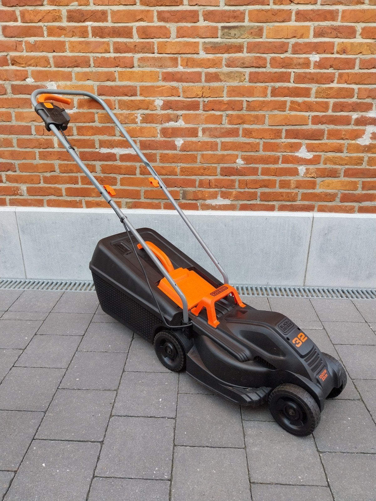 Elektrische grasmaaier, Ophalen, Elektrische grasmaaier, Opvangbak, Black & Decker