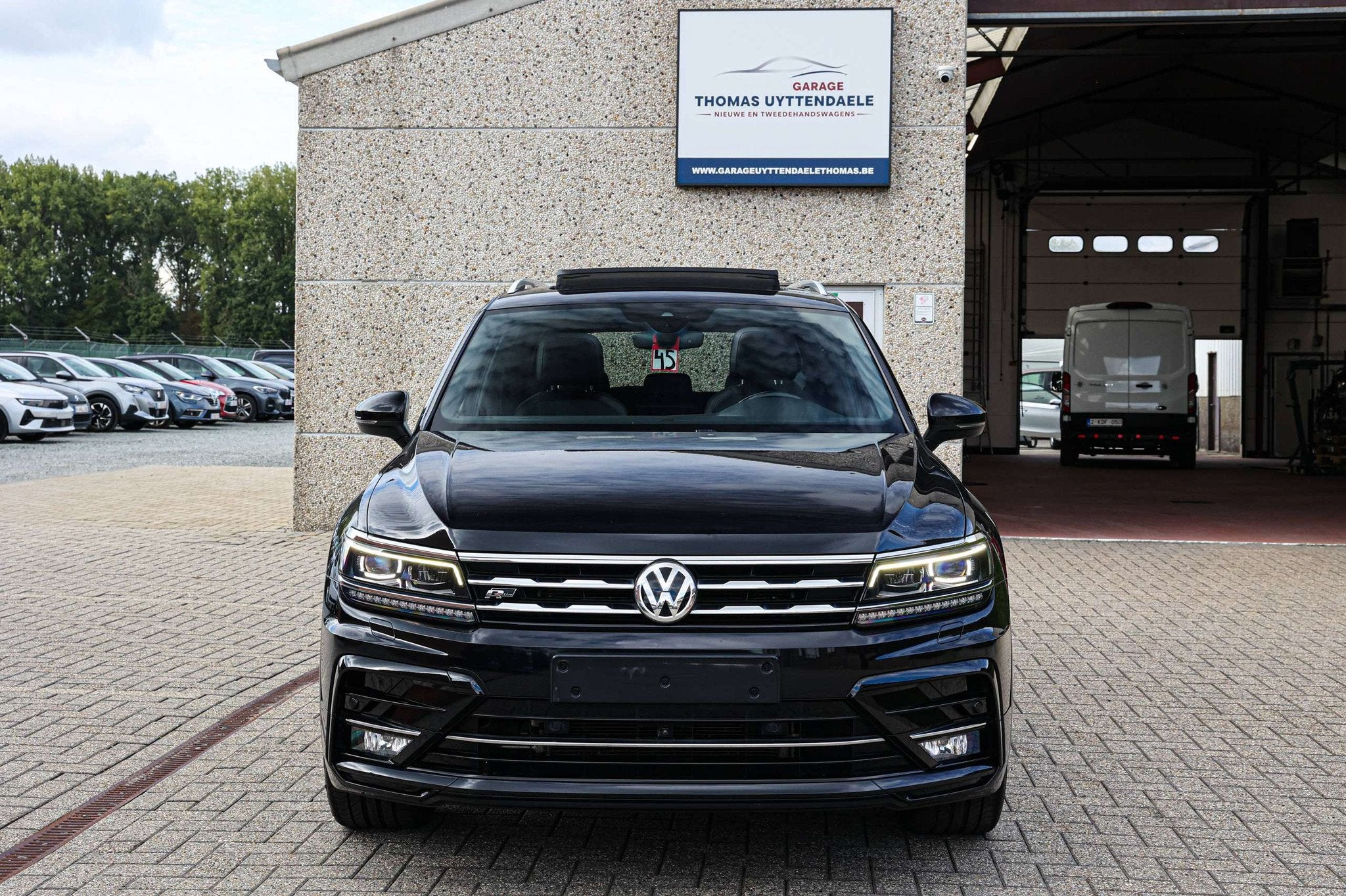 Volkswagen Tiguan R-LINE*360CAMERA*PANORAMISCH-DAK*ZETELGE, Autos, Achat, 1610 kg, Entreprise, Noir