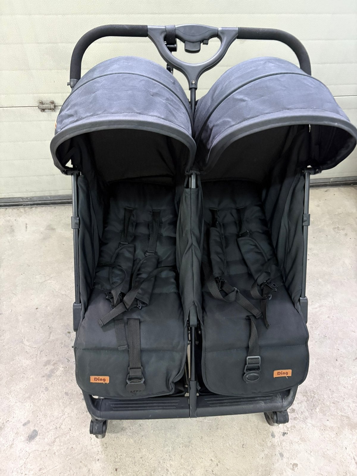 Dubbele buggy merk ding, Enlèvement, Comme neuf
