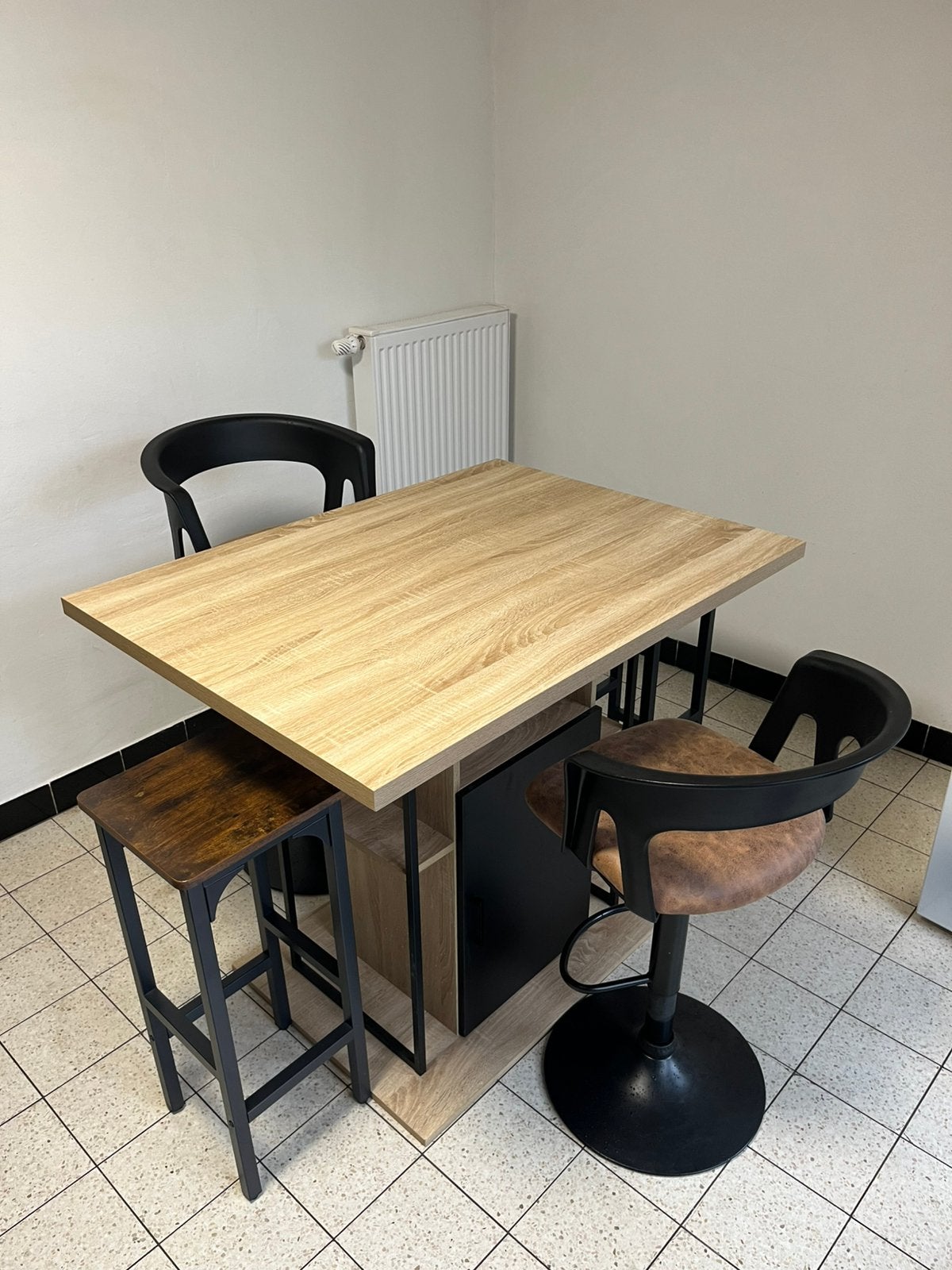 Ilot central avec tabourets bois noir et imitation hêtre, Maison & Meubles, 100 à 150 cm, Quatre personnes, Métal, Enlèvement