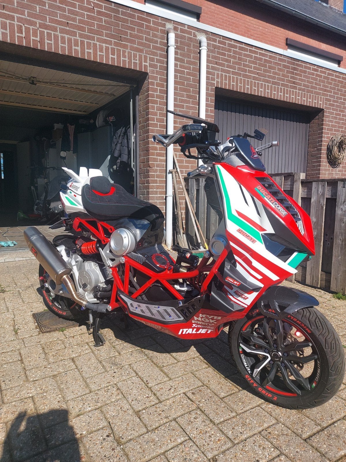 Italjet dragster200 cc nieuwe 470 km met 5000 euro aan extra, Motoren, Ophalen of Verzenden