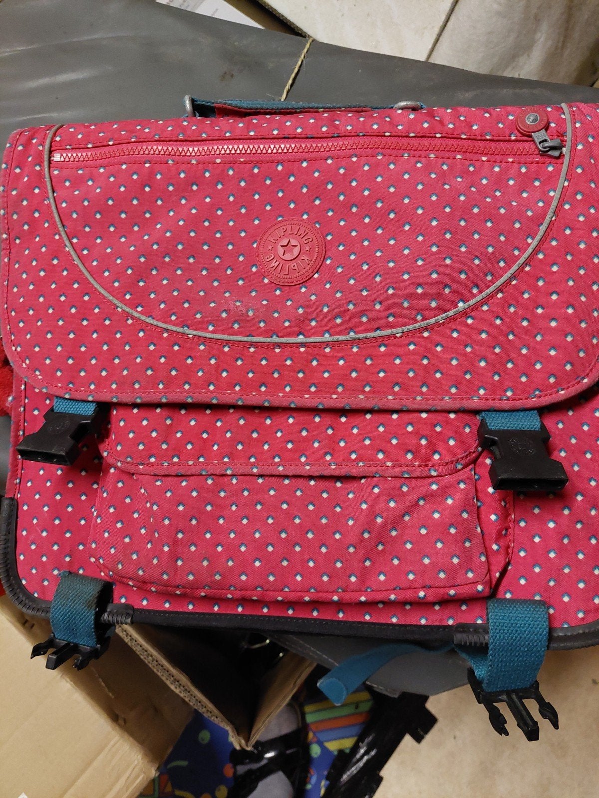 kipling boekentas, Enlèvement ou Envoi