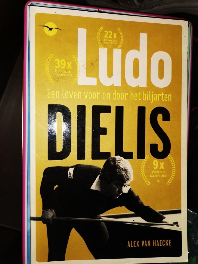 Ludo Dielis een leven voor en door biljarten, Ophalen of Verzenden, Zo goed als nieuw, Biljarttafel