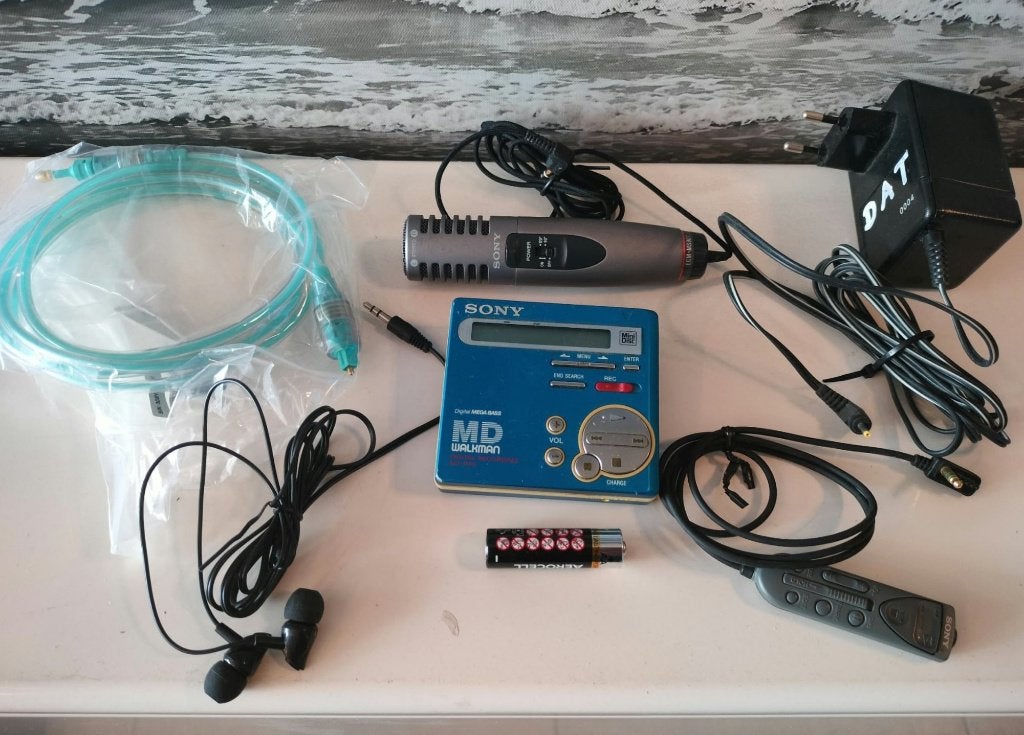 SONY  Walkman digital + microfoon + accessoires, Audio, Tv en Foto, Ophalen, Minidisc-recorder