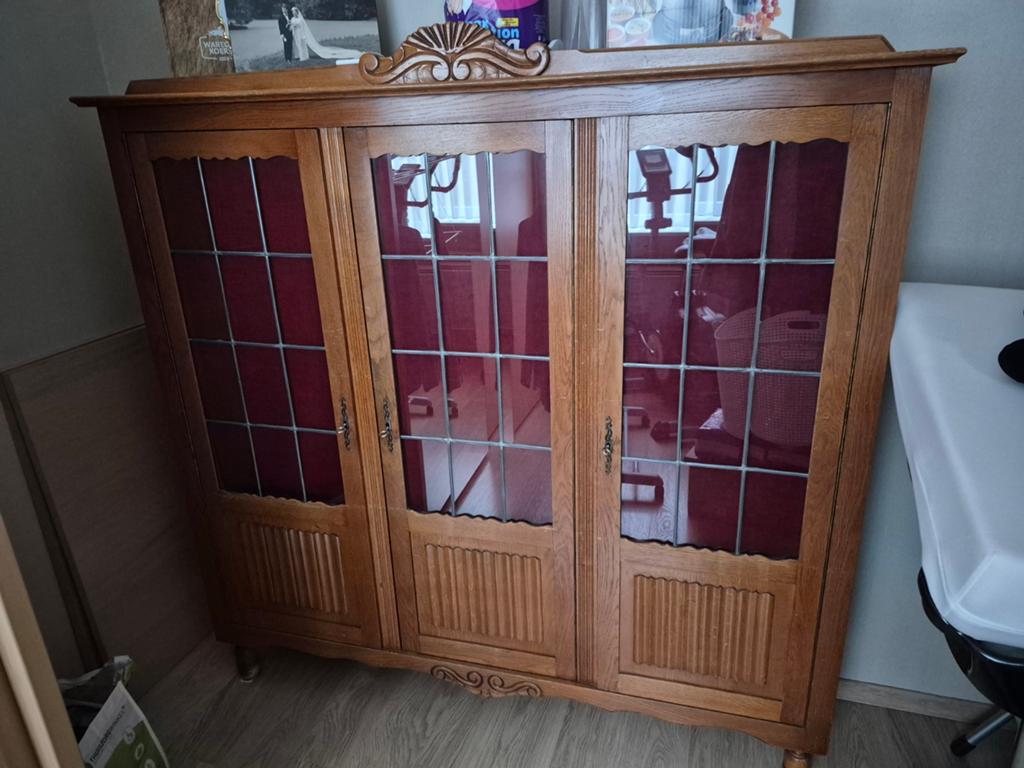 Kast met 3 glazen deuren in perfecte staat, Ophalen
