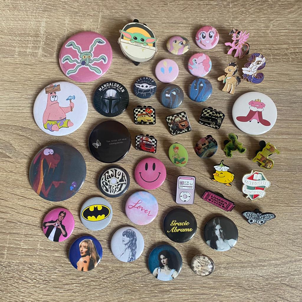 Épingles et boutons variés, Collections, Enlèvement ou Envoi, Comme neuf, Figurine, Insigne ou Pin's